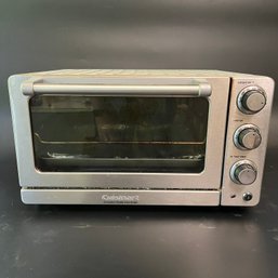 A Cuisinart Convection Toaster Oven Broiler