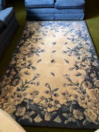 Beautiful Sculpted Rug 8ft X 5ft