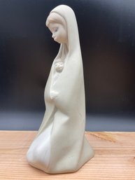 Lladro Figurine -Madonna With The Baby.matte Finish 7.5' Tall