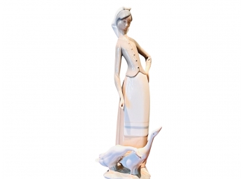 Lladro Porcelain Figurine Slender Woman With Geese