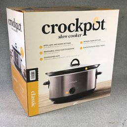 Fantastic $90 BRAND NEW Six (6) Quart Crock Pot / Slow Cooker BY Classic - 3 Settings - Oval Shape - NICE !