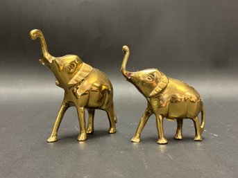 A Pair Of Vintage Elephant Figurines In Solid Brass