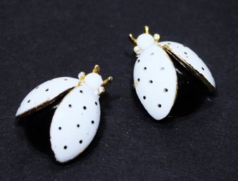 Pair Vintage Gold Tone Enamel Bug Brooches Pins In Black And White