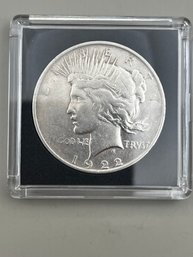 Beautiful 1922-D Silver Peace Dollar In Plastic Case