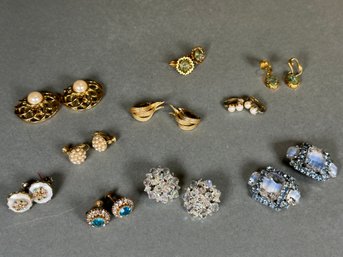 Pretty Assortment Of Vintage Clip On Earrings