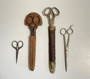 Vintage Lot Of Four Scissors With Matching Sheath In Various Sizes