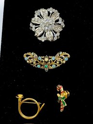 Grouping Of 4 Vintage Brooches/pins