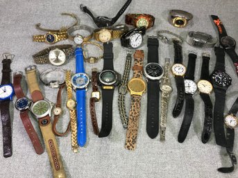 LOT A - HUGE LOT Of OVER 30 Preowned / Vintage / Watches - Projects  Crafts  Repair And Resell - Great Lot !
