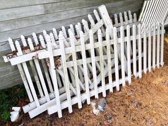 Composite Fence Lengths - Parts And Pieces - At Least 24 Linear Feet