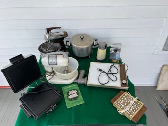 Lot Of Vintage Kitchen Appliances