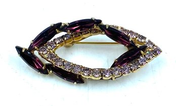 Stunning Vintage Gold Tone Brooch With Amethyst And Lilac Rhinestones