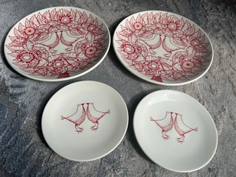 CRATE AND BARREL CARLY DODSLEY 'RED BIRDS' Dinner And Salad Plates- Top End Design