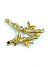 Vintage Signed Sarah Coventry Gold Tone Brooch