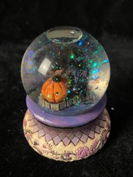 Jim Shore Pumpkin And Black Cat Snow Globe