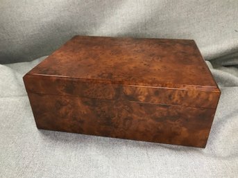 Fabulous Vintage Cigar Humidor - Burl Walnut - Made On Italy - Cedar Lined - Very Nice Looking Piece !