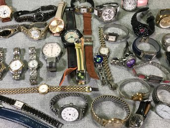 LOT E - HUGE LOT Of OVER 40 Preowned / Vintage / Watches - Projects  Crafts  Repair And Resell - Great Lot !