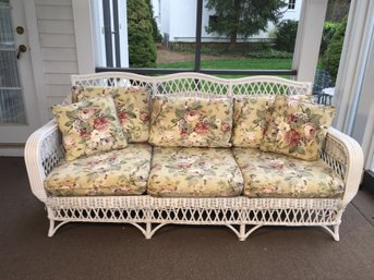 SPRING IS HERE ! - Classic White Wicker Sofa With Loose Cushions - Very Nice Piece - Very Comfortable !