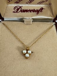 VINTAGE DANECRAFT GOLD TONE FAUX PEARL DAINTY NECKLACE