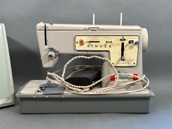 Vintage Singer Sewing Machine, ZigZag Stylist 457, With Case
