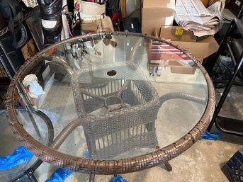 Round Wicker  Patio Table With Glass Top