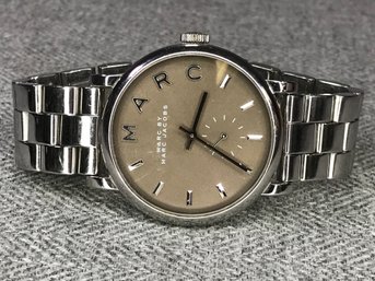 Very Nice Unisex Watch MARC By MARC JACOBS - Olive Green Dial - All Stainless Case & Bracelet - Nice Watch !