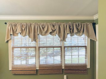 Valance, Curtain Rod And Brackets