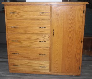 Nice 5 Drawer Oak Dresser W/ Cabinet On Wheels