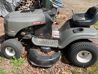 Craftsman LT2000 Riding Mower/tractor. Currently Not Operational.