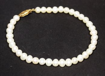 Fine 4K Gold Clasp Genuine White Cultured Pearl Bracelet