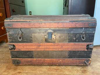Small Antique Steamer Trunk.