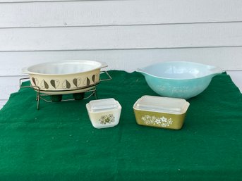 4 Pcs Vintage Pyrex