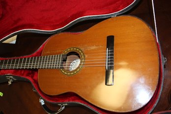La National Acoustic Guitar W Case