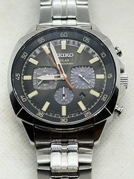 Large Pristine Men's SEIKO SOLAR CHRONOGRAPH- Sun Powered- Originally $395-