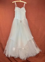 Vintage Spaghetti Strap Sleeveless Wedding Dress With Long Lace Train