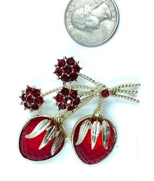 Fabulous Vintage Signed Sarah Cov Goldtone & Red Rhinestone Strawberry Brooch