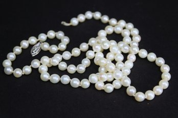 14K Gold Clasp Genuine Cultured Pearls 24' Long (half Of Clasp Missing)