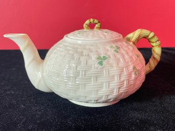 Vintage Ireland Bellek Porcelain Shamrock Tea Pot