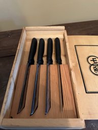 Wustof Dreizack Set Of 4 Steak Knives  NEW IN WOOD BOX