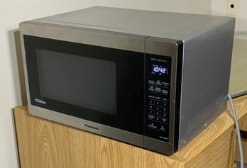 Panasonic Microwave ~ Model NN-SC668S ~