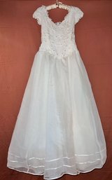 Lovely Vintage White Lace & Satin Wedding Gown Dress With Cap Sleeves