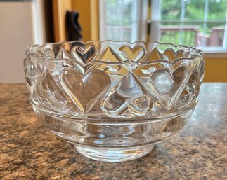 Beautiful Tiffany & Co Crystal Round Large Heart Rimmed Bowl 8' Diameter
