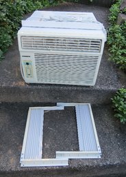 Magnavox 10,000 BTU Air Conditioner / Dehumidifier With Remote Control