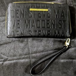 Steve Madden Logo Zip  Around Wallet