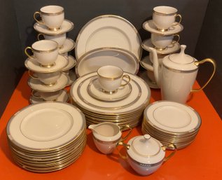 Lenox China Service 12 Plus, McKinley, The Presidential Collection