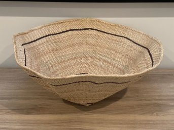 Zambian Natural Palm Decorative Fruit Basket