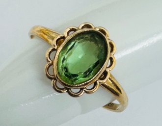 VINTAGE PRETTY 10K GOLD PERIDOT RING