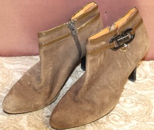 Sofft Boots Size 9