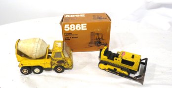 Vintage Lot Of 2 Mini Tonka Cement Mixer And Bulldozer And Case 586E Forklift