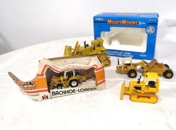 4 Ertl Mighty Movers Die Cast 1/50 And 1/64 Caterpillar Backhoe Tractor