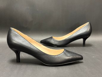 Ladies Shoes: Bandolino Classic Pumps, Black Leather, Size 8M